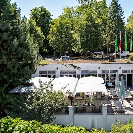 Hotel Seminaris Sunday Babelsberg 4*